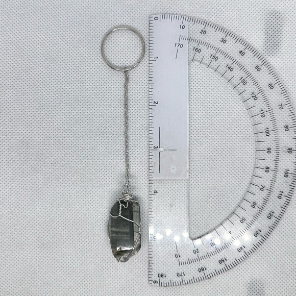 Garden clear quartz keychain handmade wire wrap - Picture 5 of 6